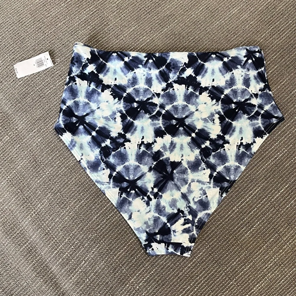 Old Navy | 3-Piece Blue Tie-Dye Matching Swimsuit Bikini and Bonus Bottoms - Picture 7 of 9